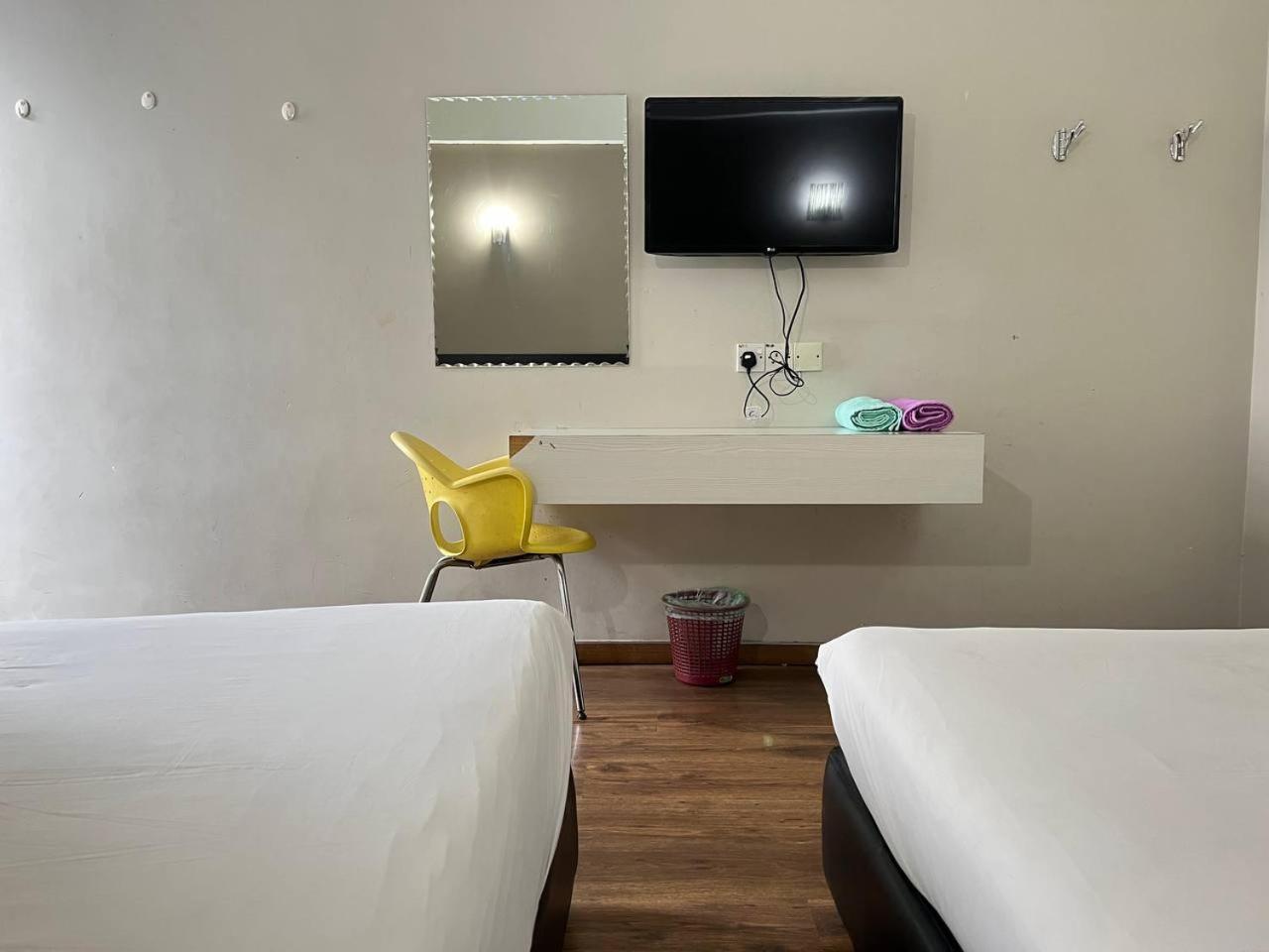 Nice Stay Three Six Five Services Kuching Esterno foto
